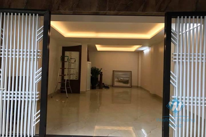 Six bedrooms house for rent in Ba Dinh district, Ha Noi